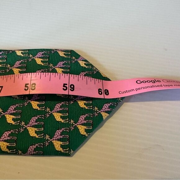 Cape Cod neckwear green 100% silk tie with purple and yellow giraffes - Picture 5 of 5